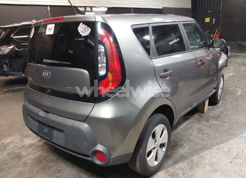Photo 4 of 2015 Kia Soul (VIN KNDJN2A2XF7236611)