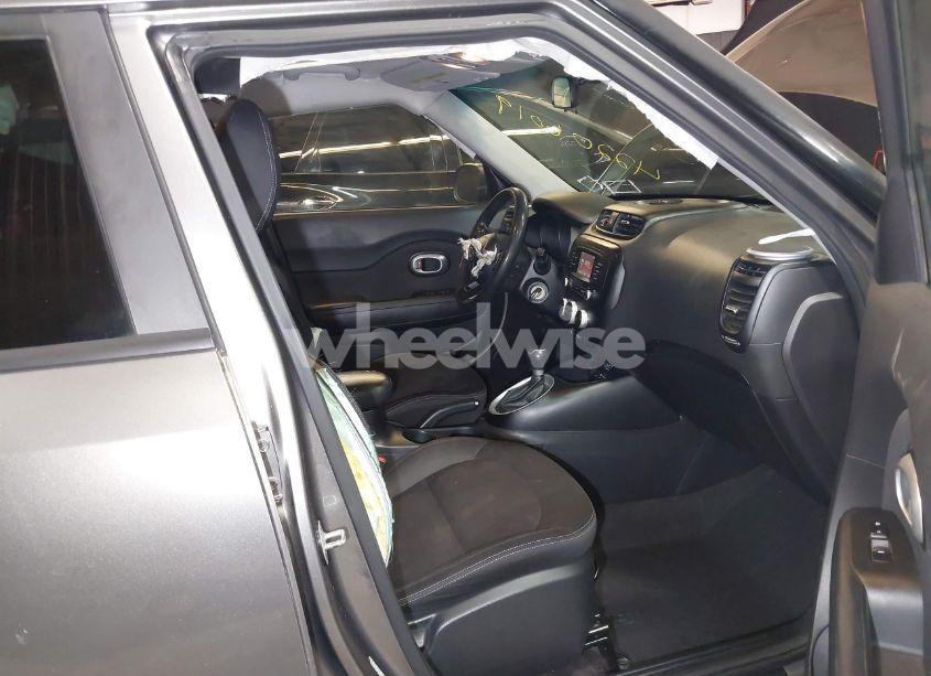Photo 5 of 2015 Kia Soul (VIN KNDJN2A2XF7236611)
