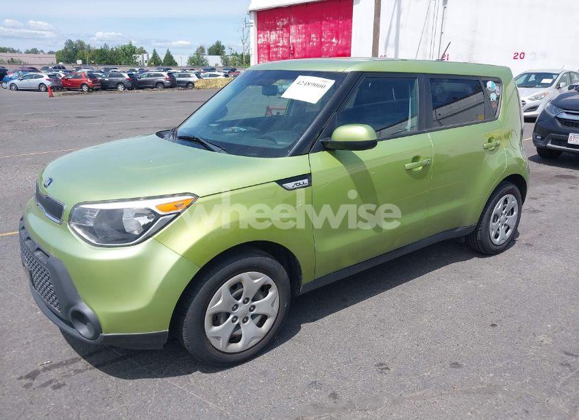 Photo 2 of 2015 Kia Soul (VIN KNDJN2A2XF7758333)