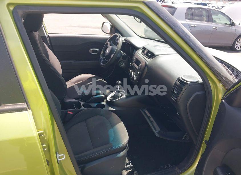 Photo 5 of 2015 Kia Soul (VIN KNDJN2A2XF7758333)