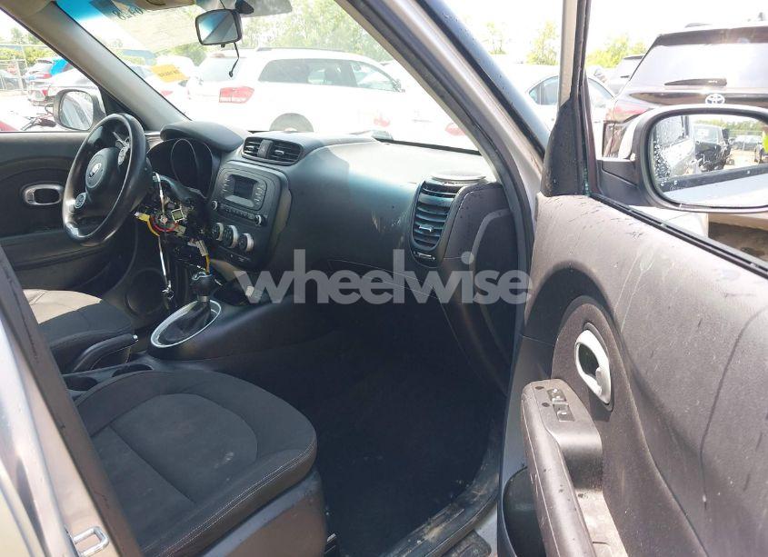 Photo 5 of 2015 Kia Soul ! (VIN KNDJN2A2XF7783023)