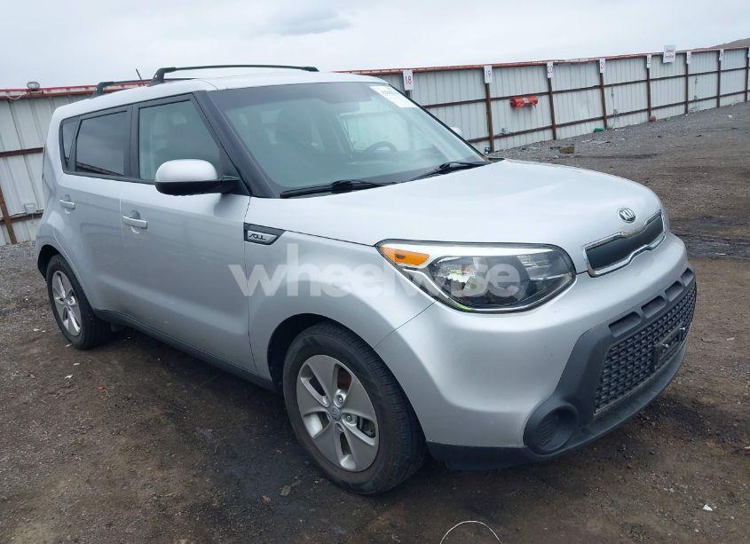 2015 Kia Soul (VIN KNDJN2A2XF7809894) main photo