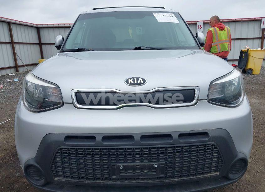 Photo 6 of 2015 Kia Soul (VIN KNDJN2A2XF7809894)