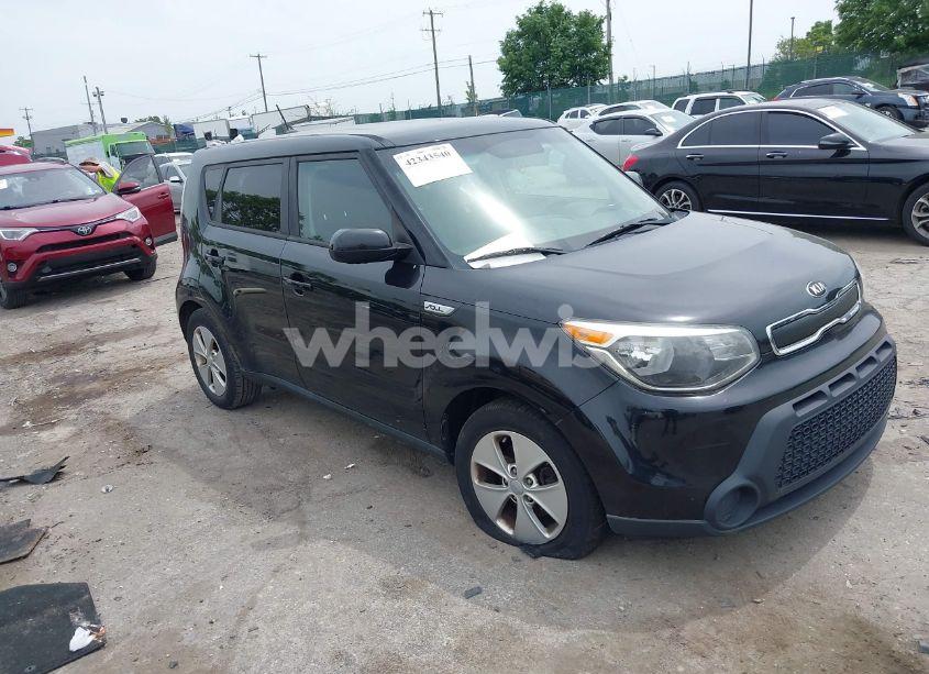 2016 Kia Soul (VIN KNDJN2A2XG7370231) main photo