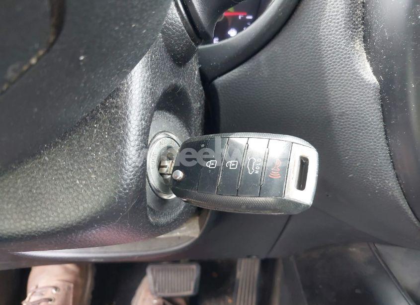 Photo 11 of 2016 Kia Soul (VIN KNDJN2A2XG7370231)