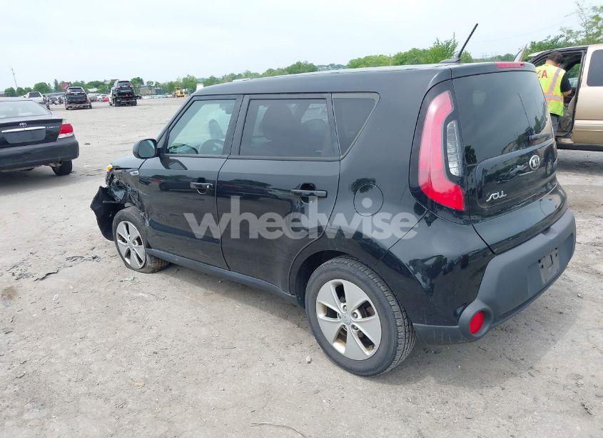 Photo 3 of 2016 Kia Soul (VIN KNDJN2A2XG7370231)