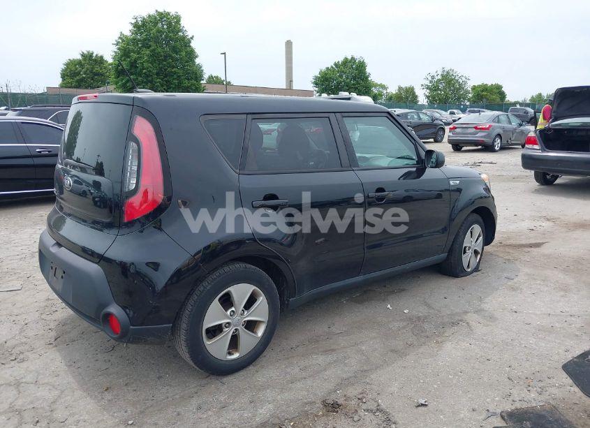 Photo 4 of 2016 Kia Soul (VIN KNDJN2A2XG7370231)