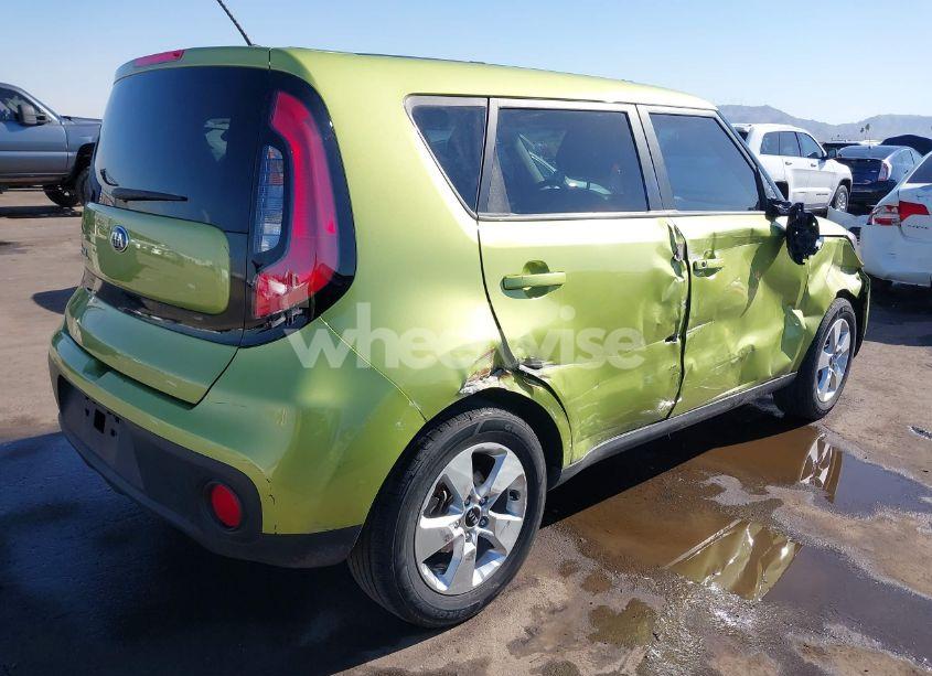 Photo 4 of 2017 Kia Soul (VIN KNDJN2A2XH7887627)