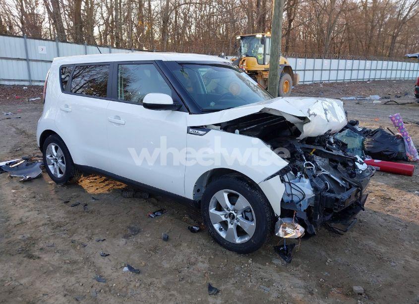 2019 Kia Soul (VIN KNDJN2A2XK7685779) main photo