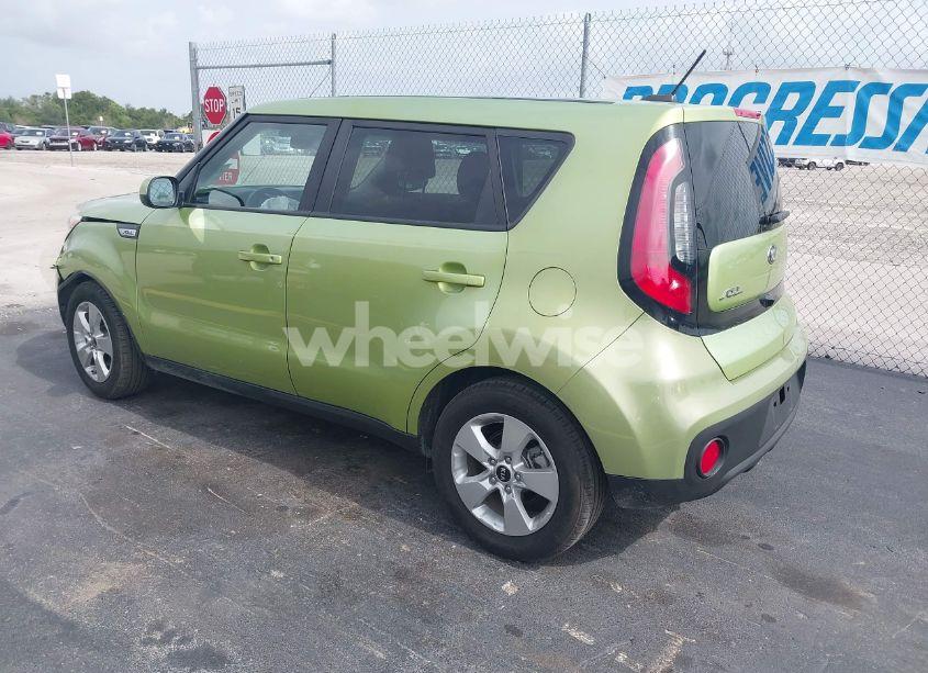 Photo 3 of 2019 Kia Soul (VIN KNDJN2A2XK7912629)