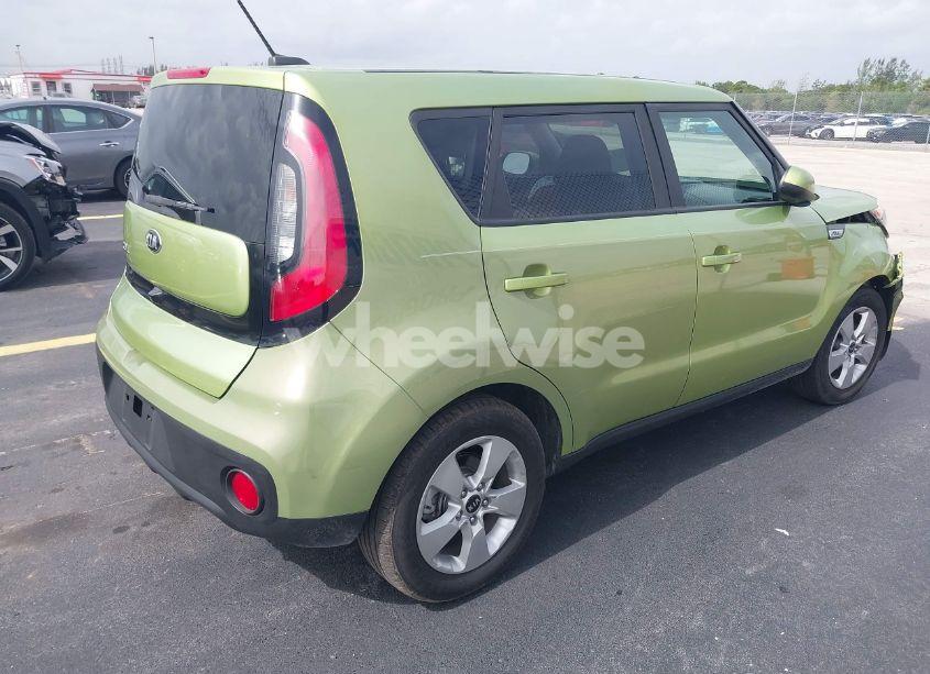 Photo 4 of 2019 Kia Soul (VIN KNDJN2A2XK7912629)