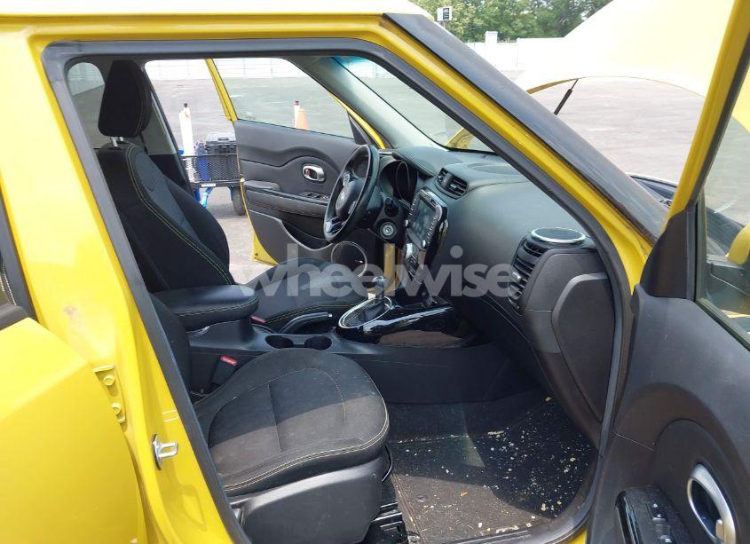 Photo 5 of 2015 Kia Soul + (VIN KNDJP3A50F7187316)