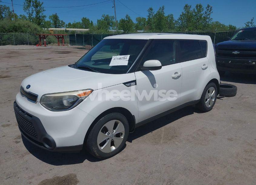 Photo 2 of 2015 Kia Soul + (VIN KNDJP3A50F7190913)
