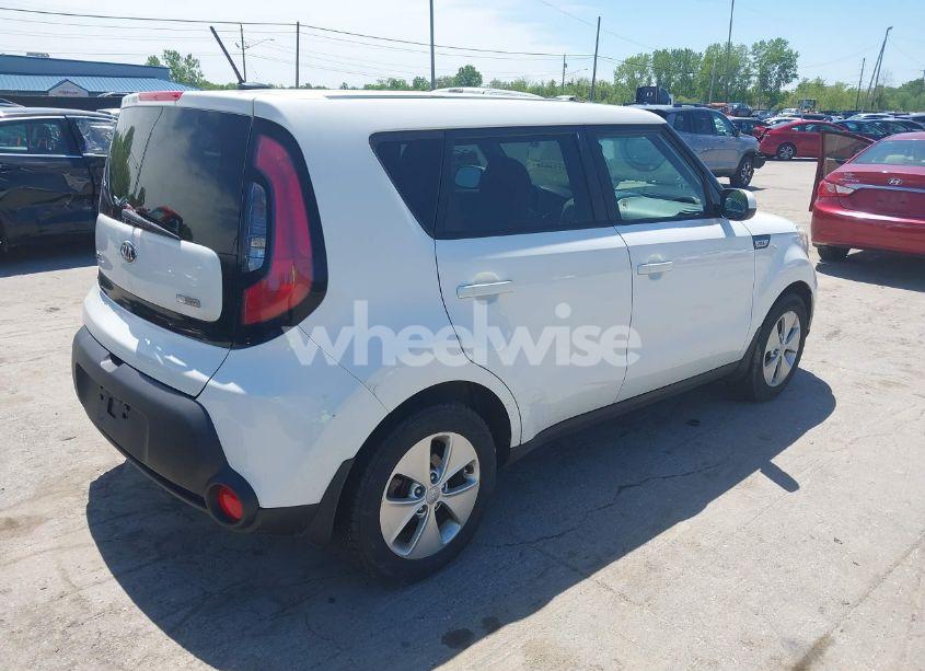 Photo 4 of 2015 Kia Soul + (VIN KNDJP3A50F7190913)
