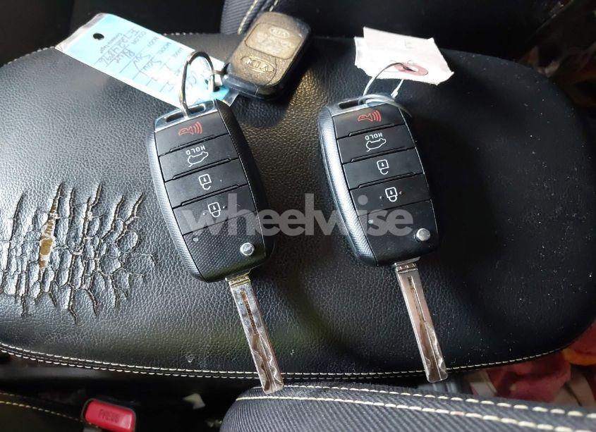 Photo 11 of 2015 Kia Soul + (VIN KNDJP3A50F7224896)