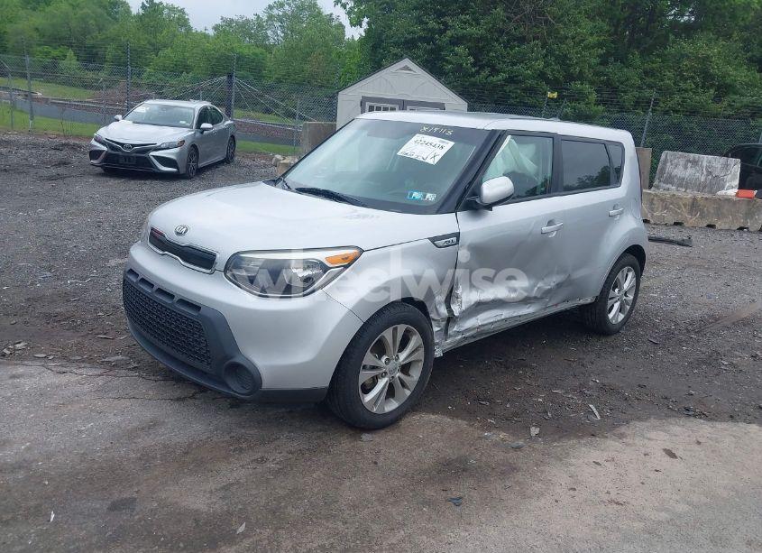Photo 2 of 2015 Kia Soul + (VIN KNDJP3A50F7814113)