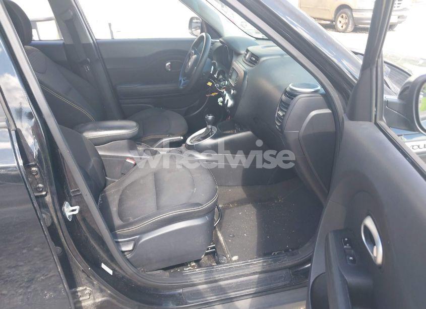 Photo 5 of 2016 Kia Soul + (VIN KNDJP3A50G7277440)