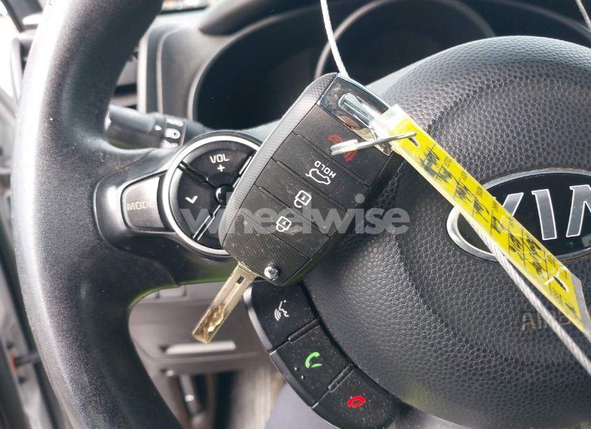 Photo 10 of 2016 Kia Soul + (VIN KNDJP3A50G7867511)