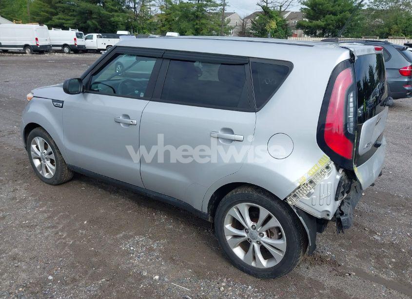 Photo 2 of 2016 Kia Soul + (VIN KNDJP3A50G7867511)