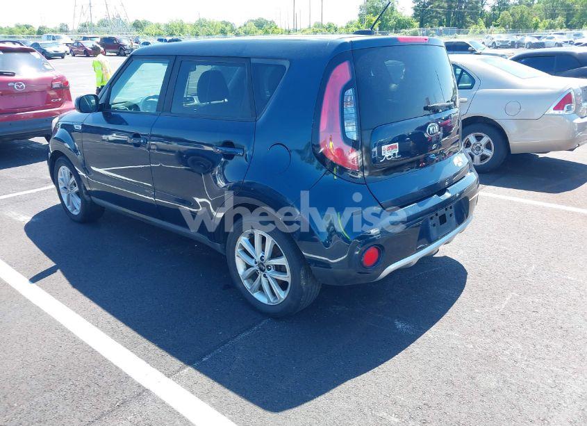 Photo 3 of 2017 Kia Soul + (VIN KNDJP3A50H7474979)