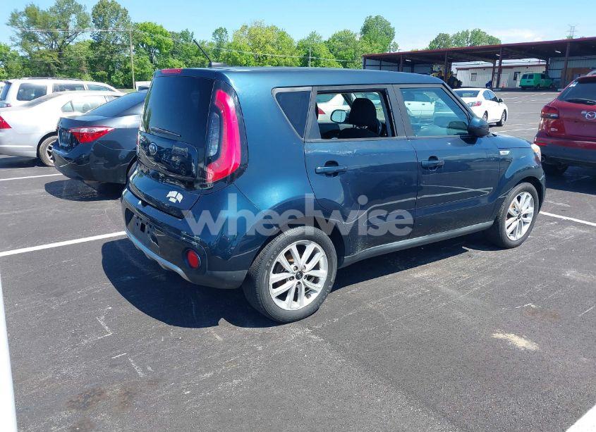 Photo 4 of 2017 Kia Soul + (VIN KNDJP3A50H7474979)
