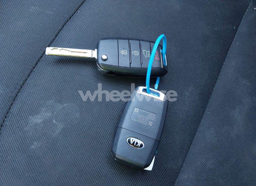 Photo 11 of 2017 Kia Soul + (VIN KNDJP3A50H7501811)