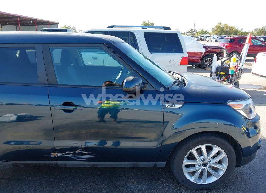 Photo 17 of 2017 Kia Soul + (VIN KNDJP3A50H7501811)