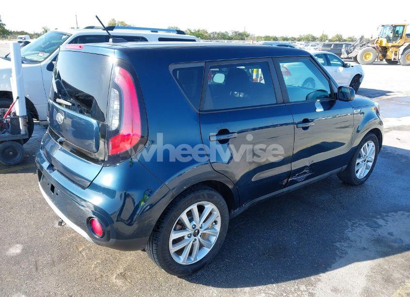 Photo 4 of 2017 Kia Soul + (VIN KNDJP3A50H7501811)