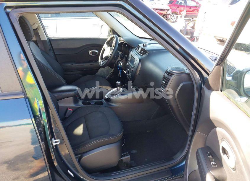 Photo 5 of 2017 Kia Soul + (VIN KNDJP3A50H7501811)