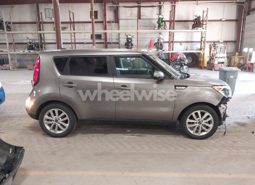 Photo 14 of 2018 Kia Soul + (VIN KNDJP3A50J7538671)
