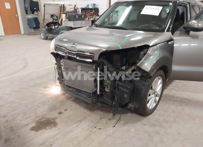 Photo 6 of 2018 Kia Soul + (VIN KNDJP3A50J7538671)