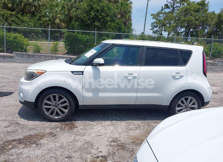 Photo 14 of 2018 Kia Soul + (VIN KNDJP3A50J7550514)