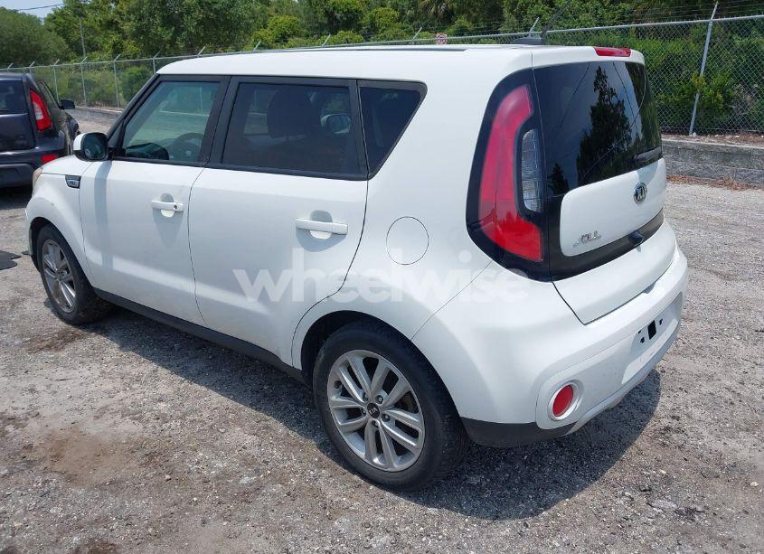 Photo 3 of 2018 Kia Soul + (VIN KNDJP3A50J7550514)