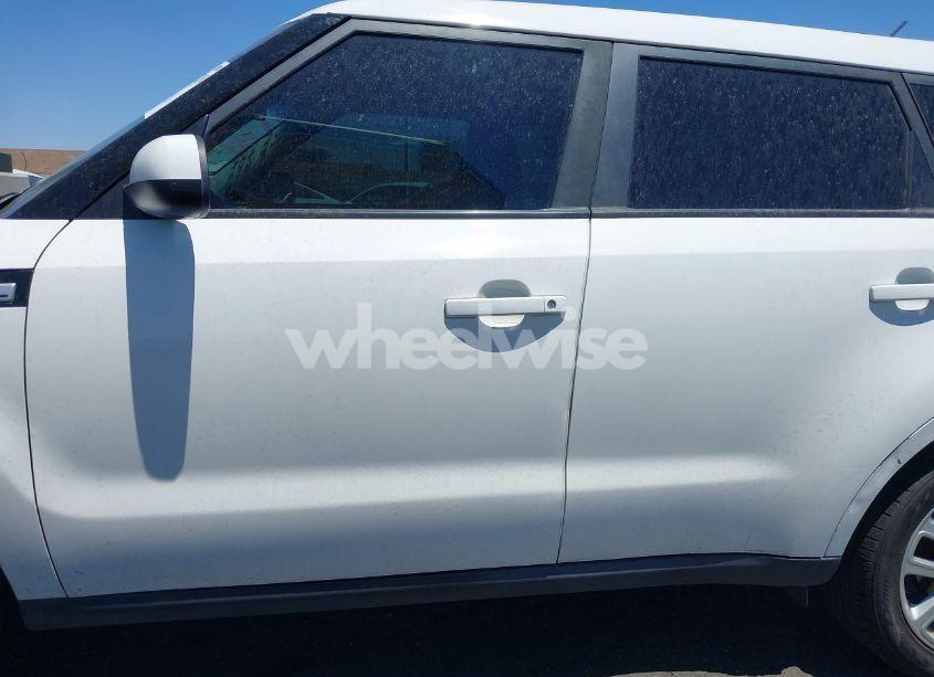 Photo 15 of 2018 Kia Soul + (VIN KNDJP3A50J7577616)