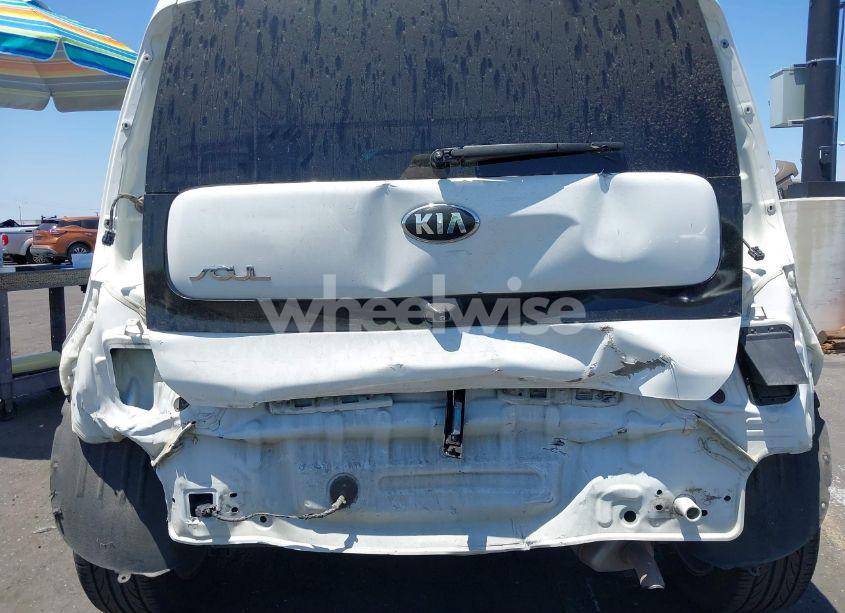 Photo 6 of 2018 Kia Soul + (VIN KNDJP3A50J7577616)