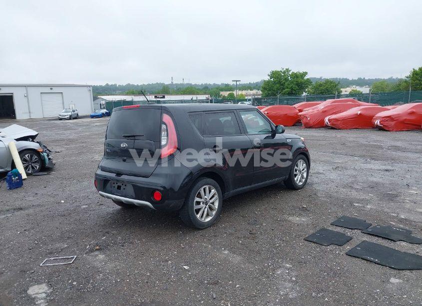 Photo 4 of 2019 Kia Soul + (VIN KNDJP3A50K7918465)
