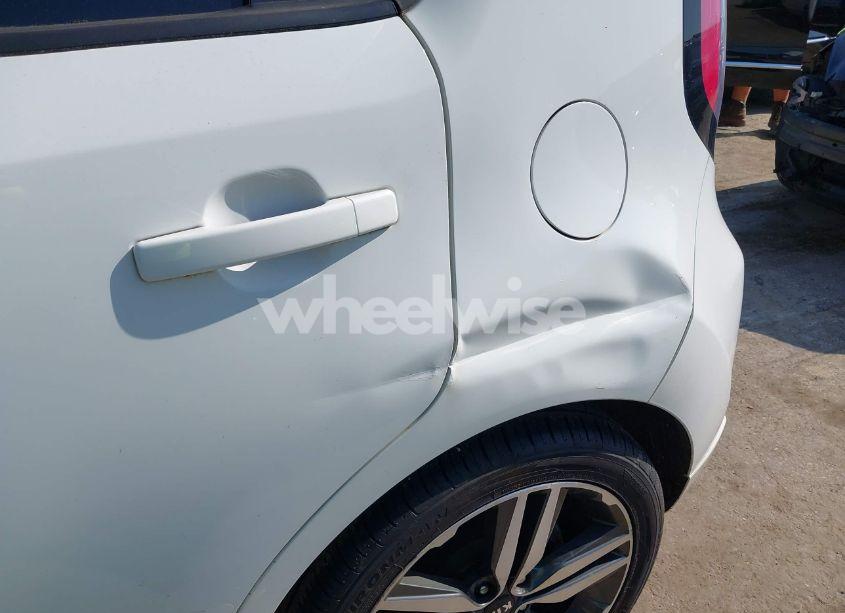 Photo 6 of 2014 Kia Soul + (VIN KNDJP3A51E7028755)