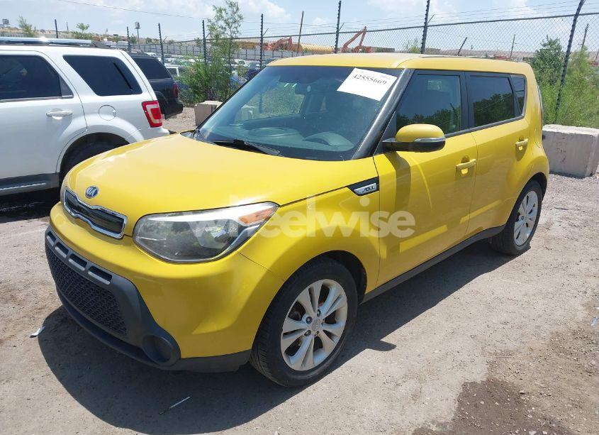 Photo 2 of 2014 Kia Soul + (VIN KNDJP3A51E7070438)