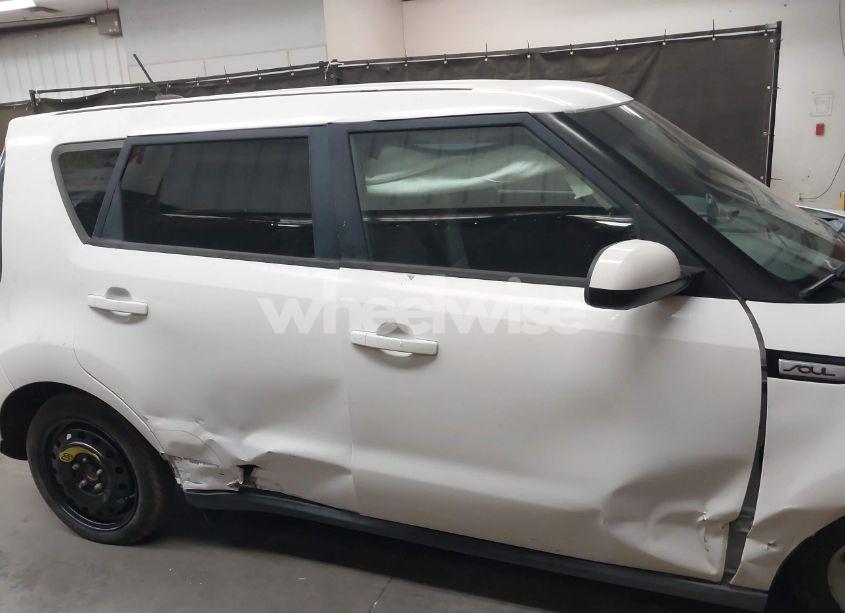 Photo 13 of 2015 Kia Soul + (VIN KNDJP3A51F7187969)