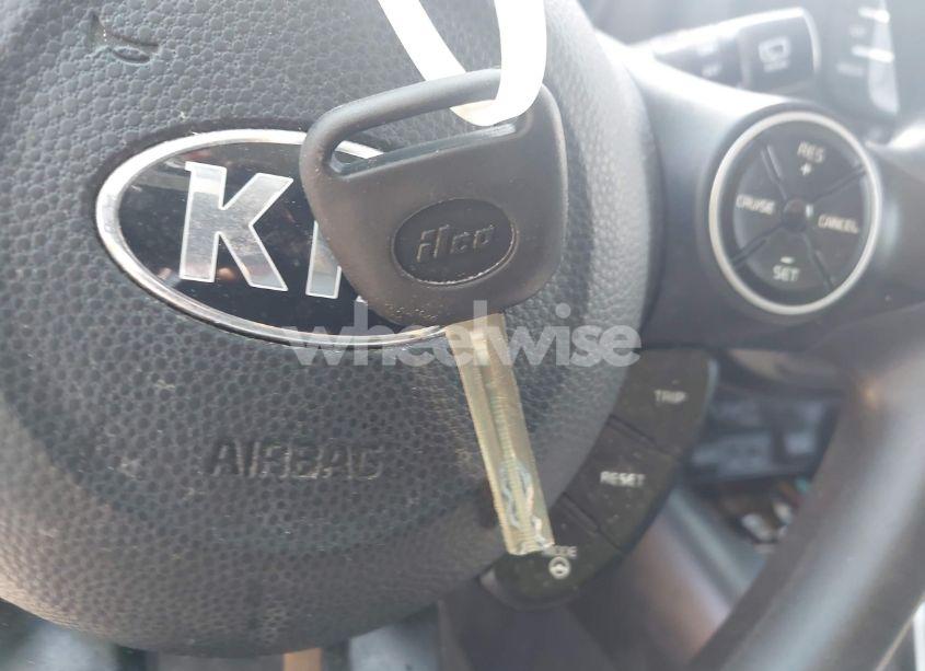 Photo 11 of 2015 Kia Soul + (VIN KNDJP3A51F7757968)