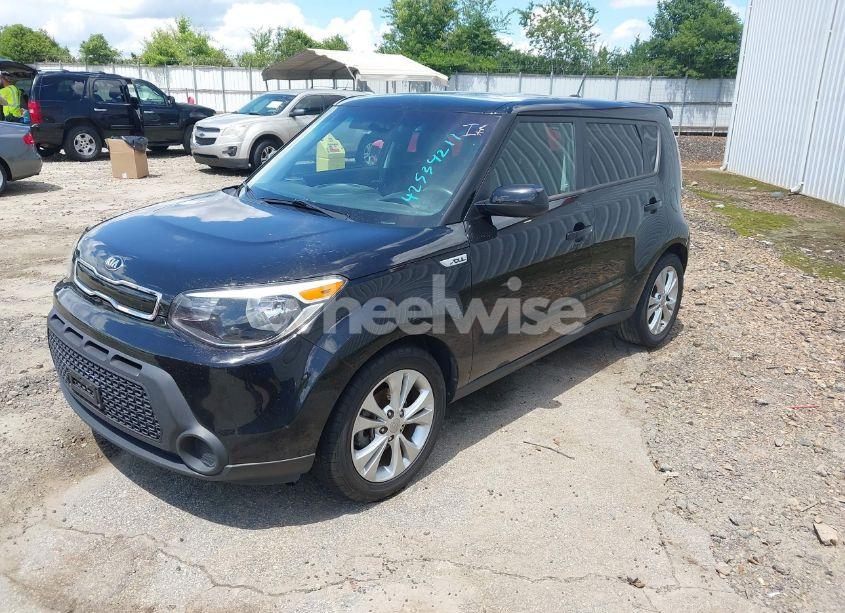 Photo 2 of 2015 Kia Soul + (VIN KNDJP3A51F7757968)