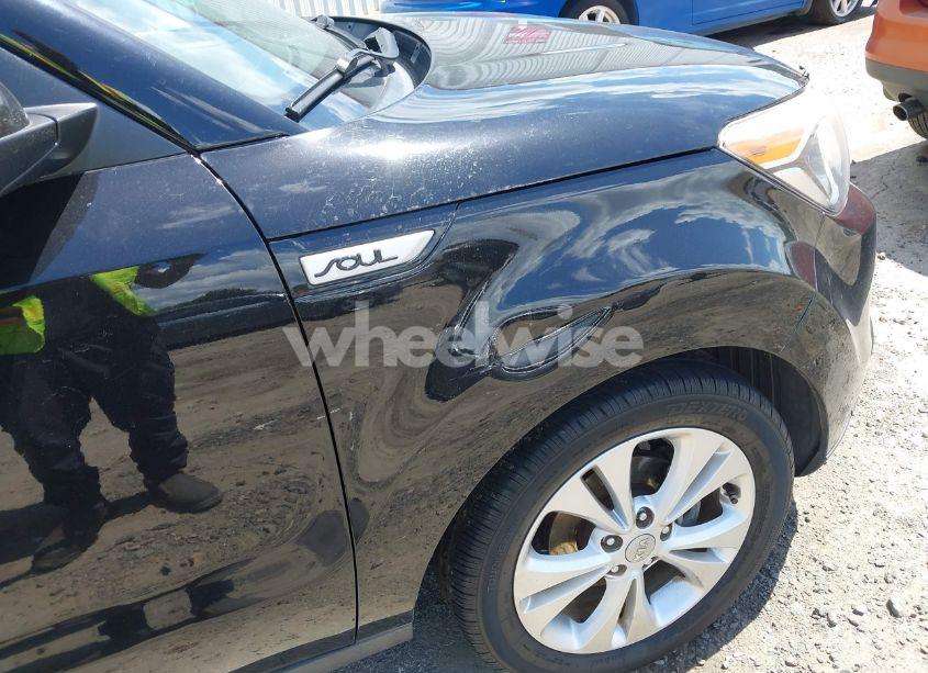 Photo 6 of 2015 Kia Soul + (VIN KNDJP3A51F7757968)