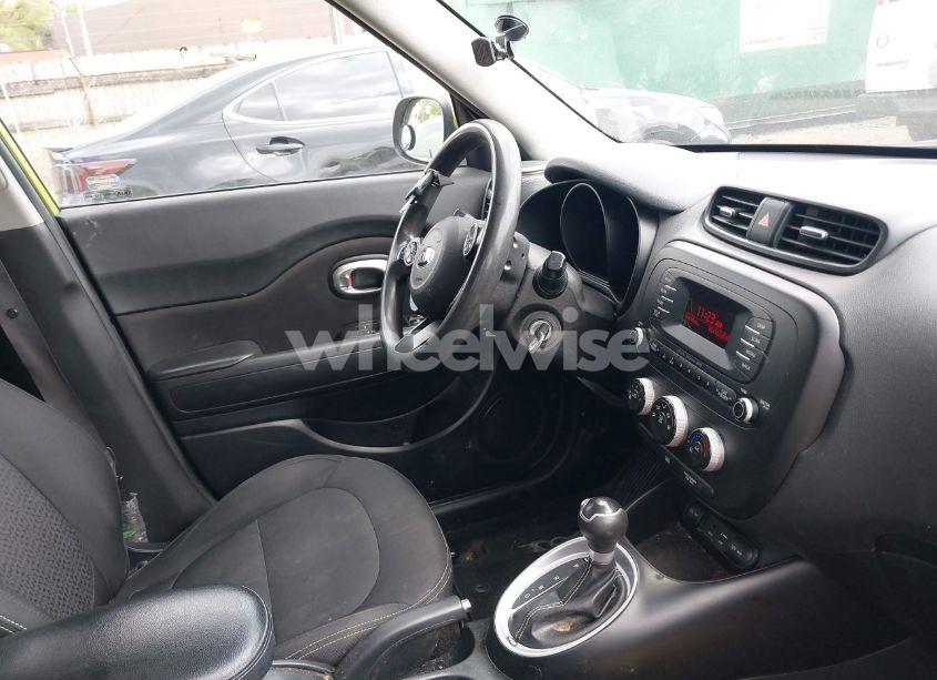 Photo 5 of 2015 Kia Soul + (VIN KNDJP3A51F7788184)