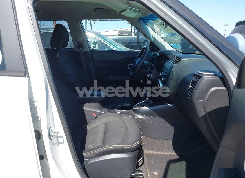 Photo 5 of 2016 Kia Soul + (VIN KNDJP3A51G7238839)