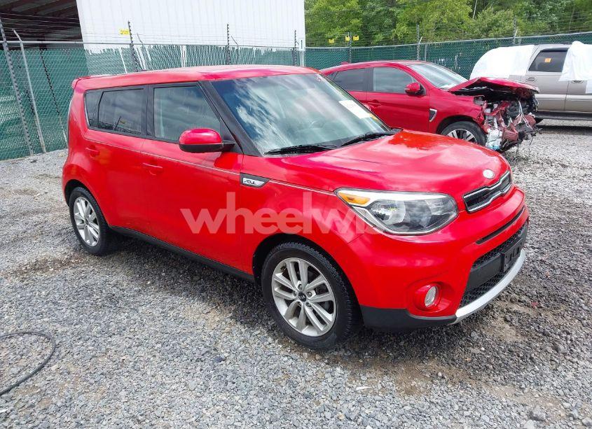 2017 Kia Soul + (VIN KNDJP3A51H7455647) main photo
