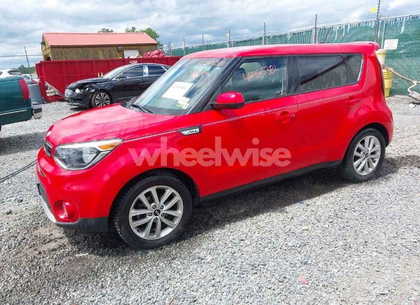 Photo 2 of 2017 Kia Soul + (VIN KNDJP3A51H7455647)