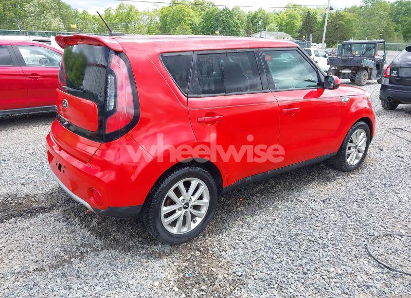 Photo 4 of 2017 Kia Soul + (VIN KNDJP3A51H7455647)