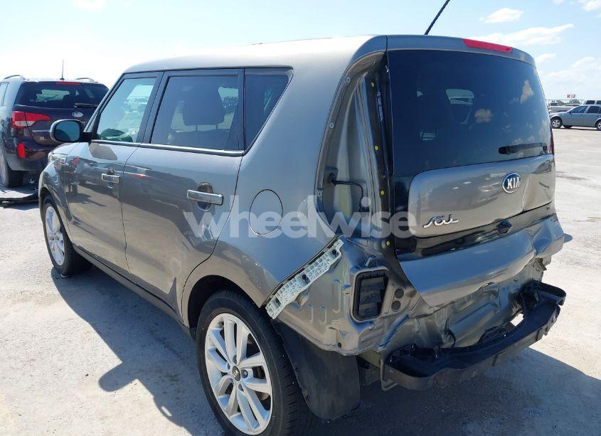 Photo 3 of 2018 Kia Soul + (VIN KNDJP3A51J7527467)