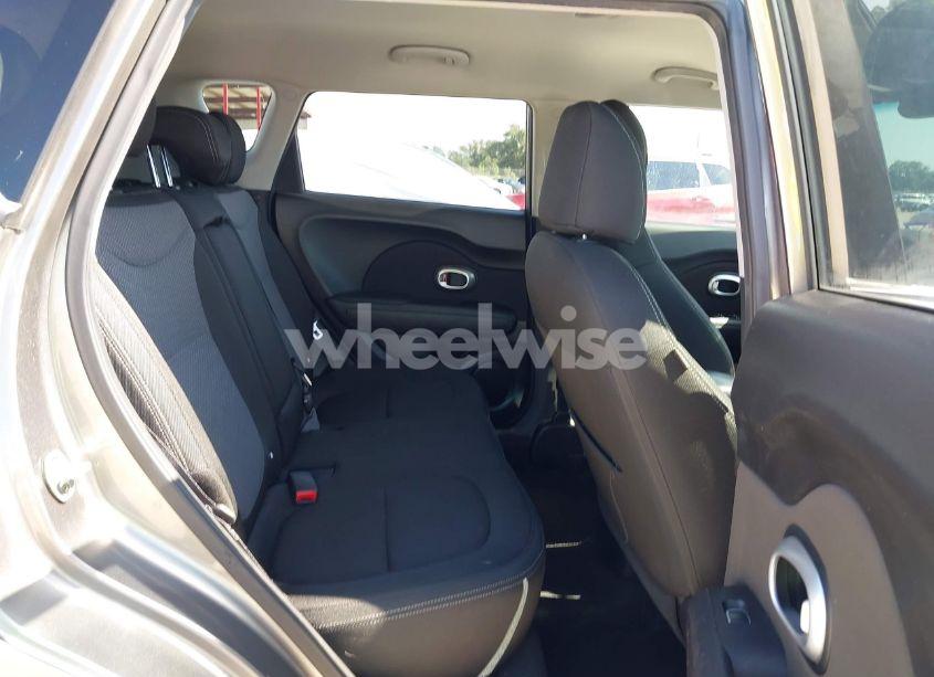 Photo 8 of 2018 Kia Soul + (VIN KNDJP3A51J7527467)