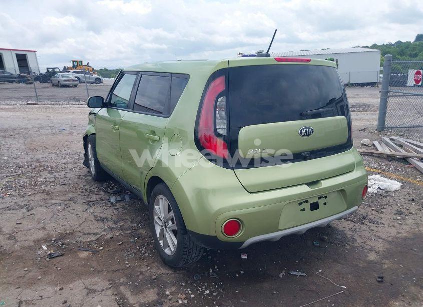 Photo 3 of 2019 Kia Soul + (VIN KNDJP3A51K7916126)